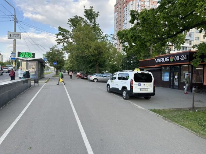 Кіоск, МАФ, Зупиночний комплекс, Varus, 129, Beresteiskyi Avenue, 8-й микрорайон Беличей, Беличи, Sviatoshynskyi district, Киев, 03142, Украина, Фото №3