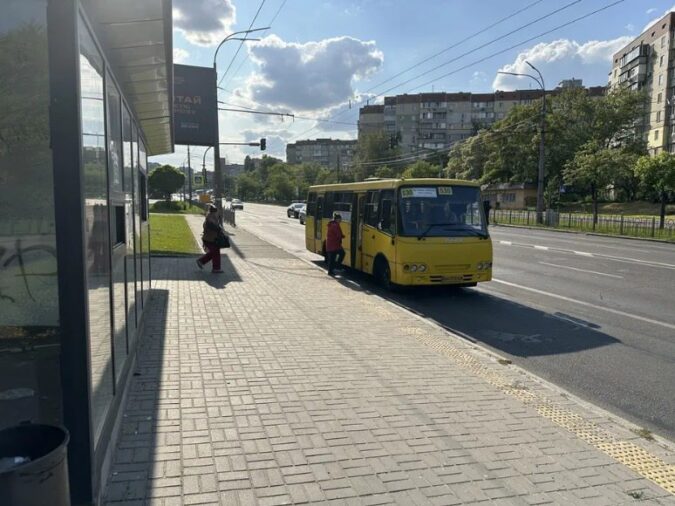 Зупиночний комплекс, проспект Європейського Союзу, 17, Фото №3